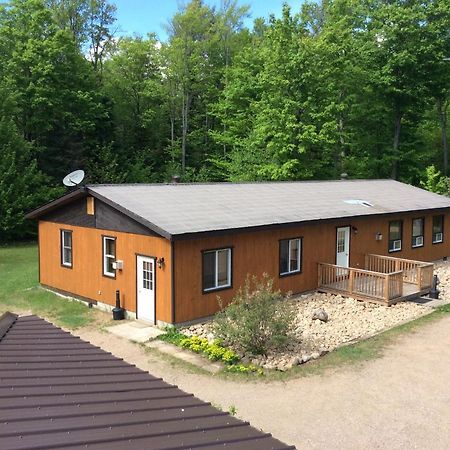 Madawaska Lodge-Cottage Екстериор снимка