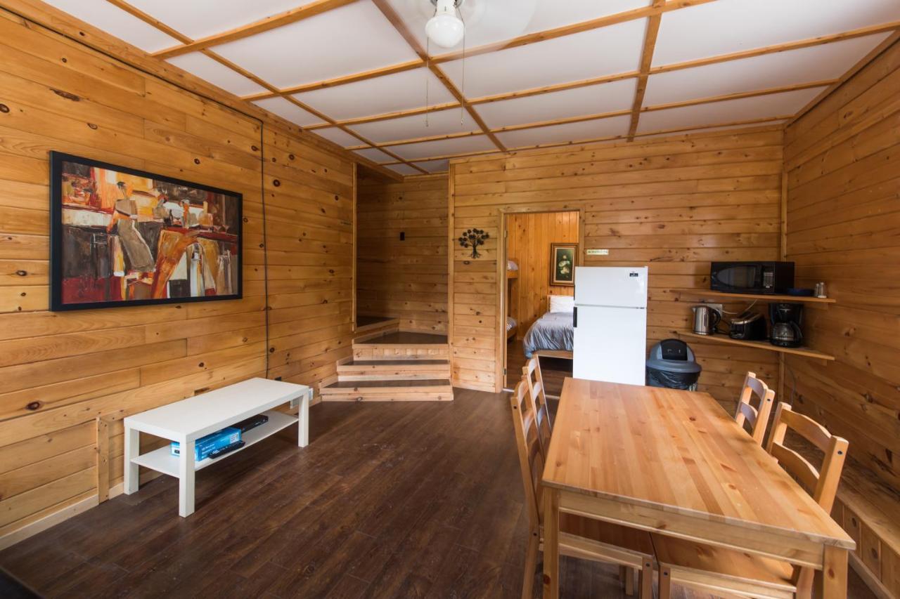 Madawaska Lodge-Cottage Екстериор снимка
