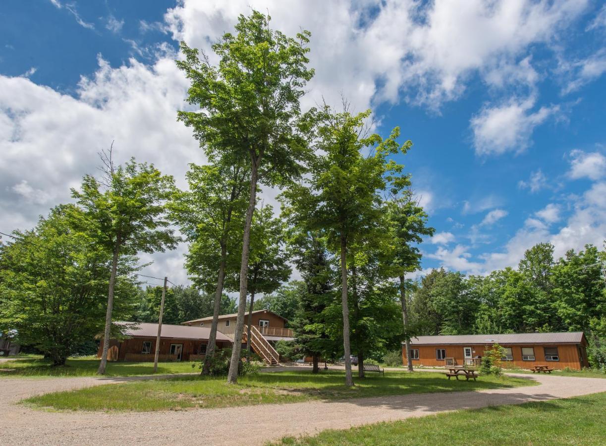 Madawaska Lodge-Cottage Екстериор снимка