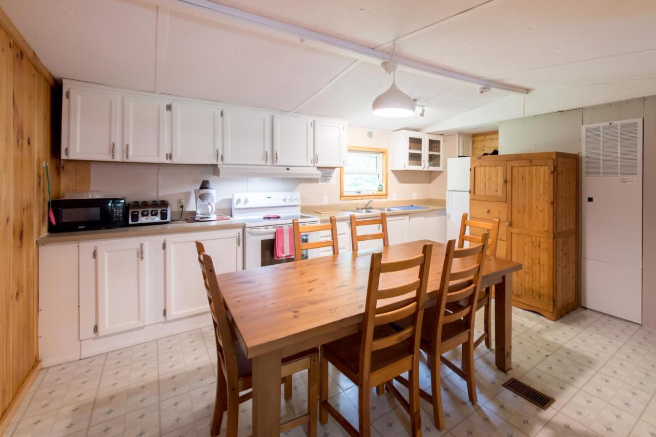 Madawaska Lodge-Cottage Екстериор снимка