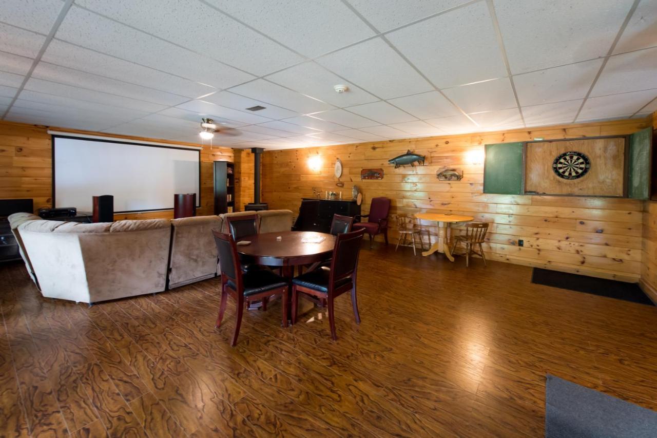 Madawaska Lodge-Cottage Екстериор снимка