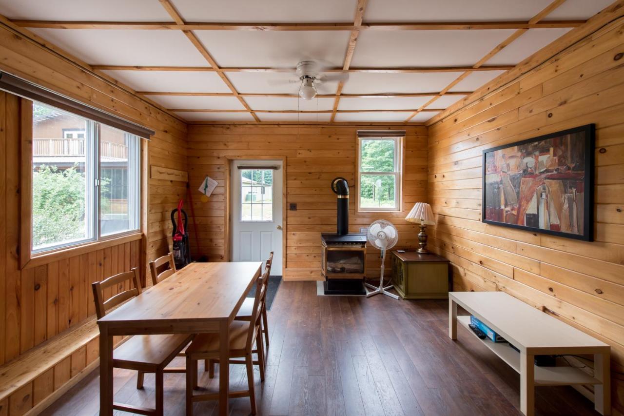 Madawaska Lodge-Cottage Екстериор снимка