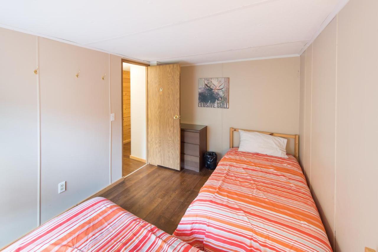 Madawaska Lodge-Cottage Екстериор снимка