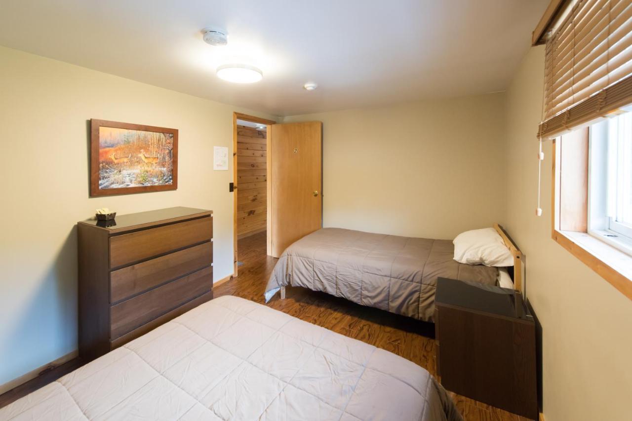 Madawaska Lodge-Cottage Екстериор снимка