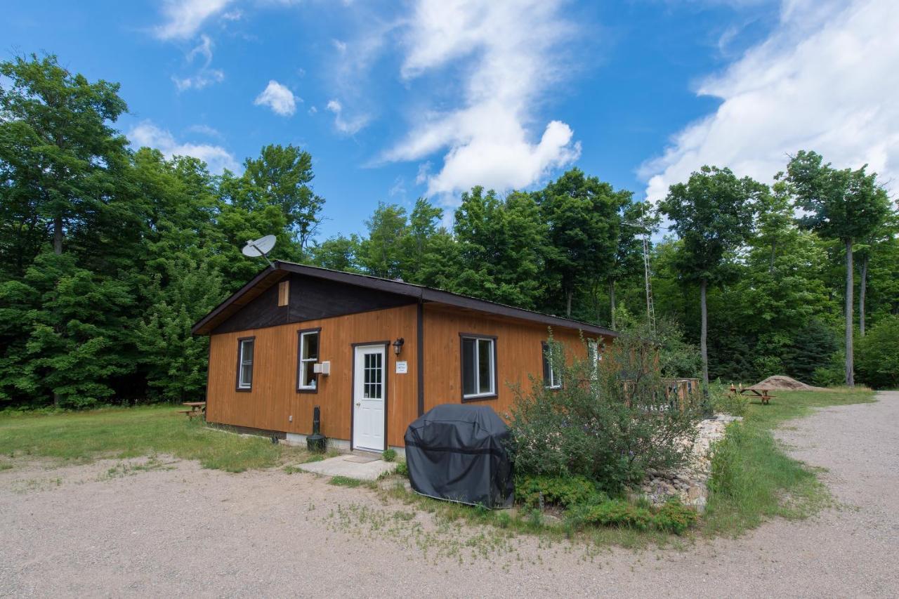 Madawaska Lodge-Cottage Екстериор снимка