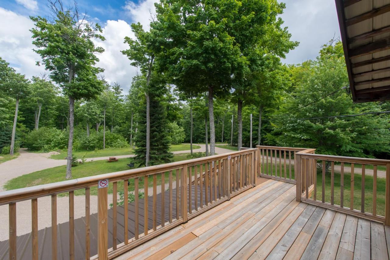 Madawaska Lodge-Cottage Екстериор снимка