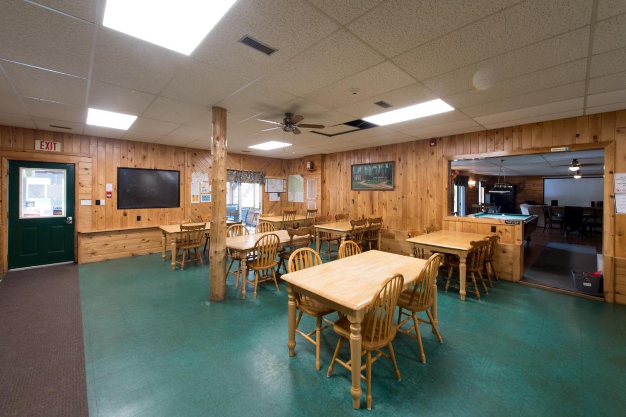 Madawaska Lodge-Cottage Екстериор снимка