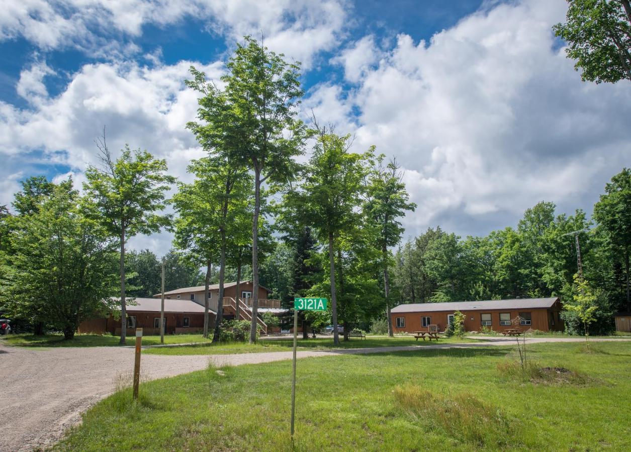 Madawaska Lodge-Cottage Екстериор снимка