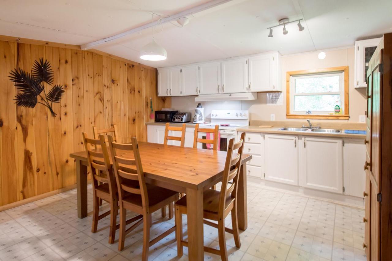Madawaska Lodge-Cottage Екстериор снимка